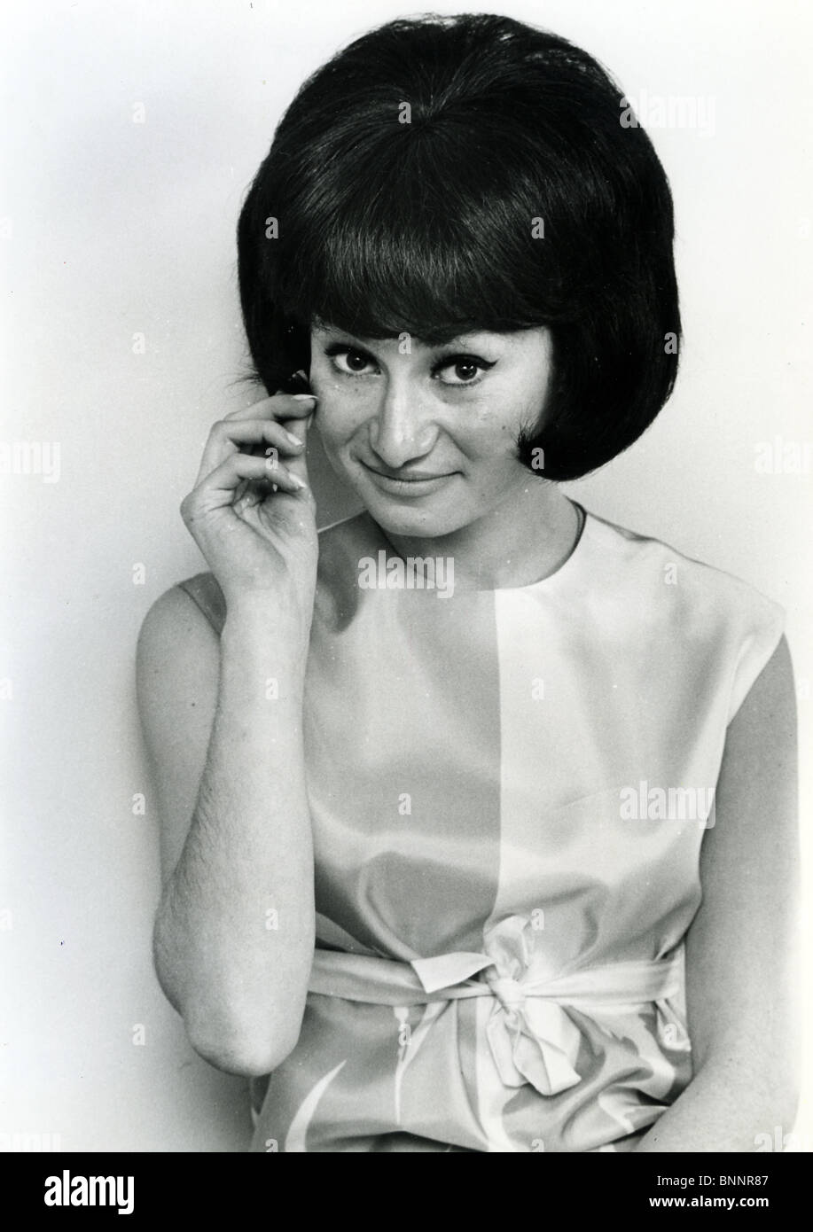 JULIE CONCEDERE UK pop cantante nato a Leeds. Qui in marzo 1964. Foto Tony Gale Foto Stock