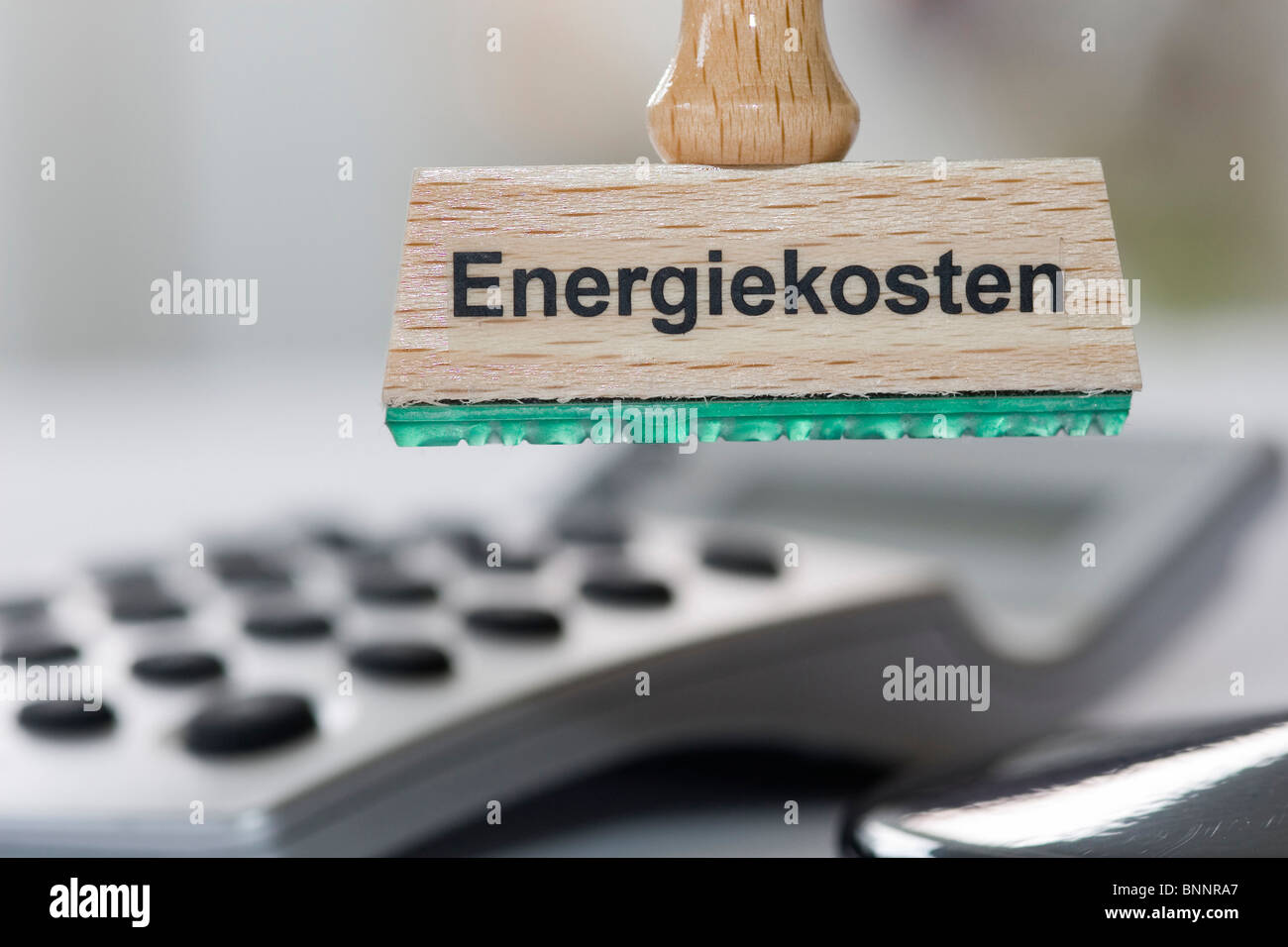 I costi energetici dei costi di riscaldamento aumento dei costi in aumento di prezzo costosa energia di riscaldamento le spese di riscaldamento conto spese spese spese Foto Stock