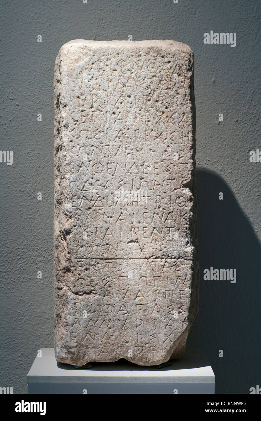 Inscritto horos pietra (confine) marcatore da Alyki sull isola di Thasos, Grecia. Ca. 450-440 A.C. Foto Stock