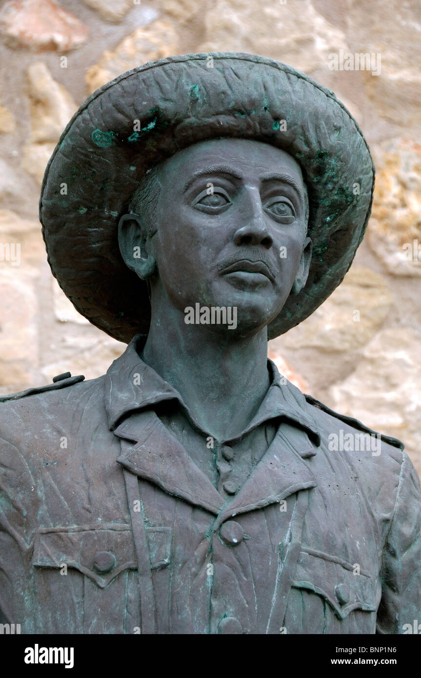Ritratto in bronzo scultura o statua del generale Franco in uniforme militare, Melilla, Spagna Foto Stock