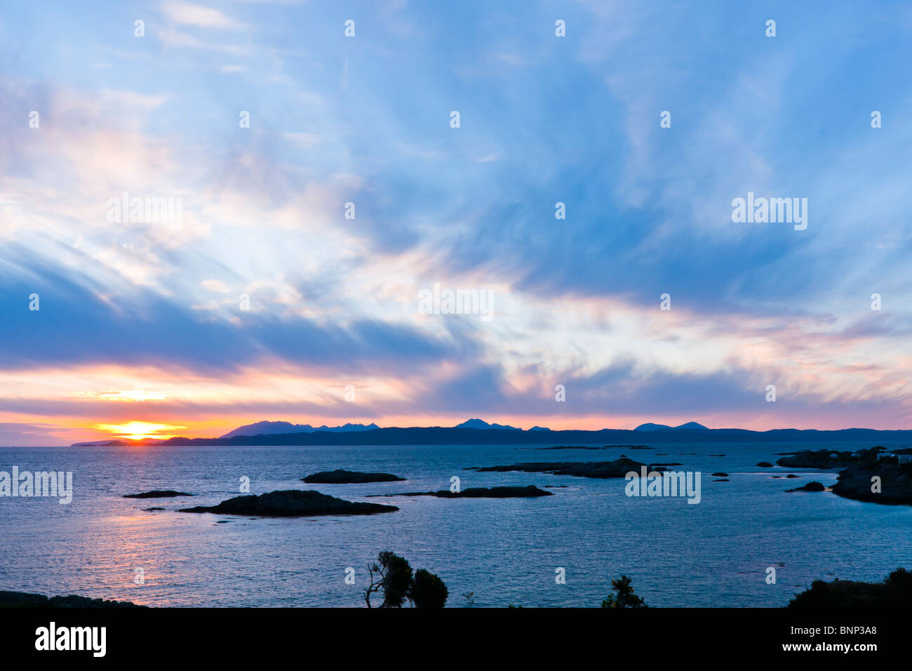 Tramonto, Skye, Punto di Sleat, Cirrus nuvole Foto Stock