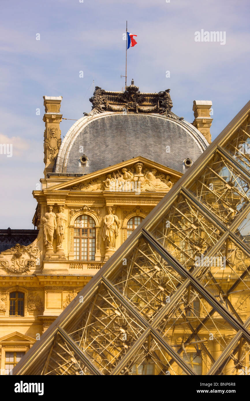 Palazzo del Louvre e del Museo, Parigi, Francia Foto Stock
