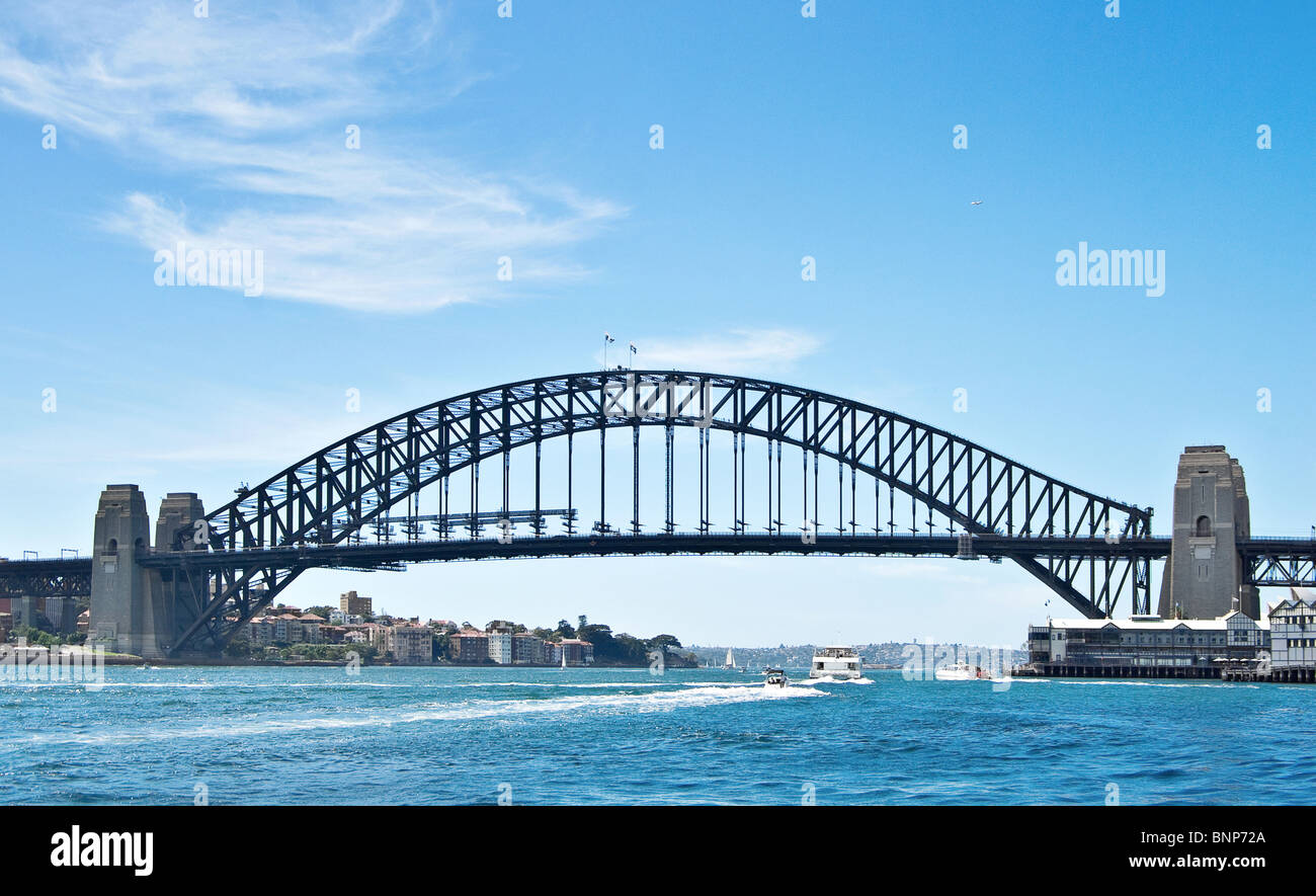 Una grande immagine dell'iconica Sydney Harbour Bridge Foto Stock