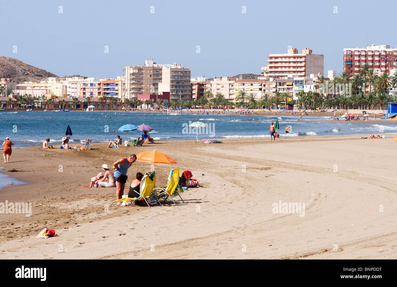 Per vacanza su una spiaggia di Puerto de Mazarron MURCIA Costa Calida Spagna Europa Foto Stock