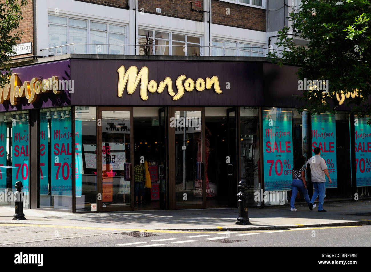 Monsoon vestiti fashion shop, King's Road, a Chelsea, Londra, Inghilterra, Regno Unito Foto Stock