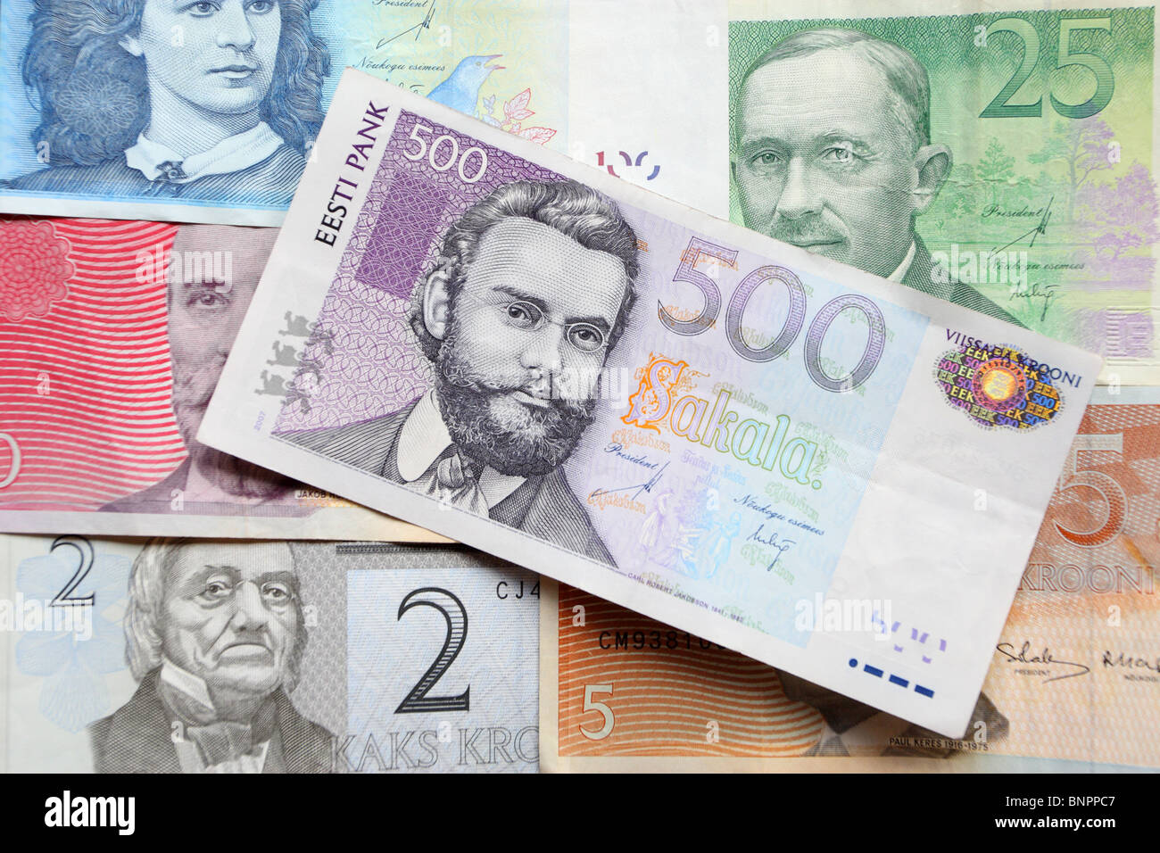 Diversi estone di banconote. 500 Kroons davanti: Carl Robert Jakobson (1841-1882) scrittore estone, politico e maestro. Foto Stock