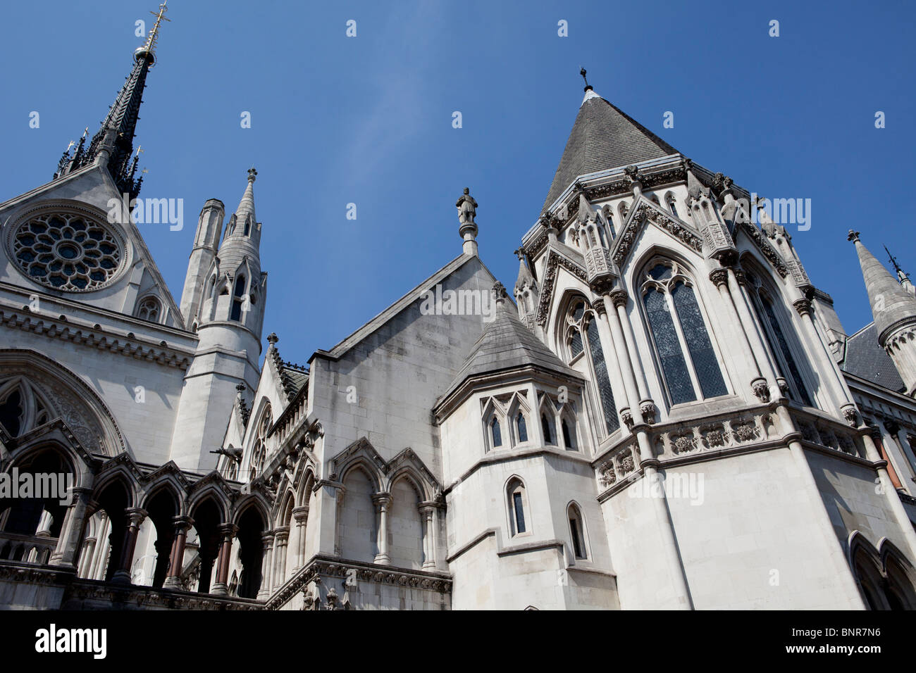 Vista del Royal Courts of Justice Building, Londra Foto Stock