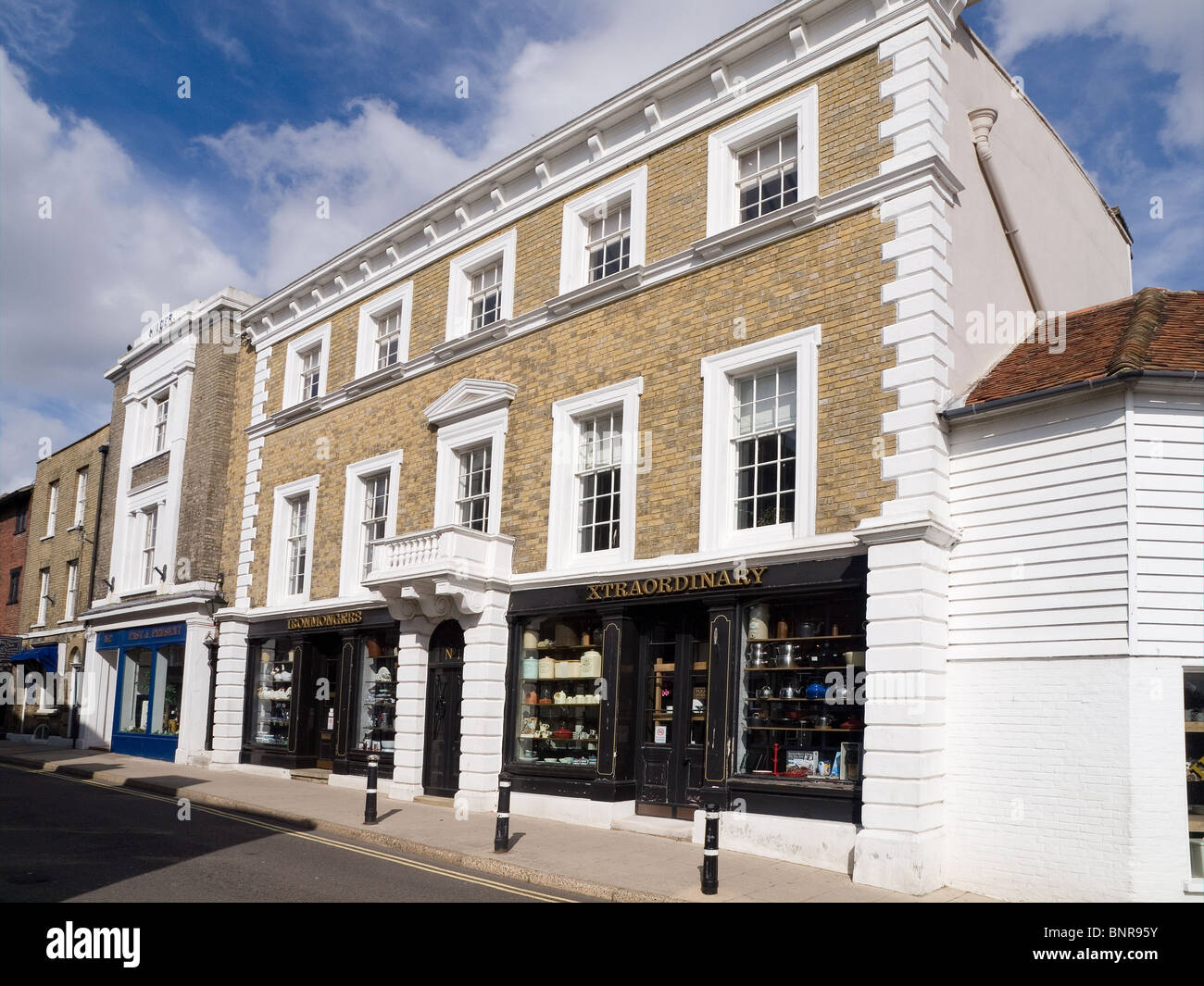 "Ferramenta" straordinario una grande ironmonger del negozio nella segale Landgate East Sussex Foto Stock