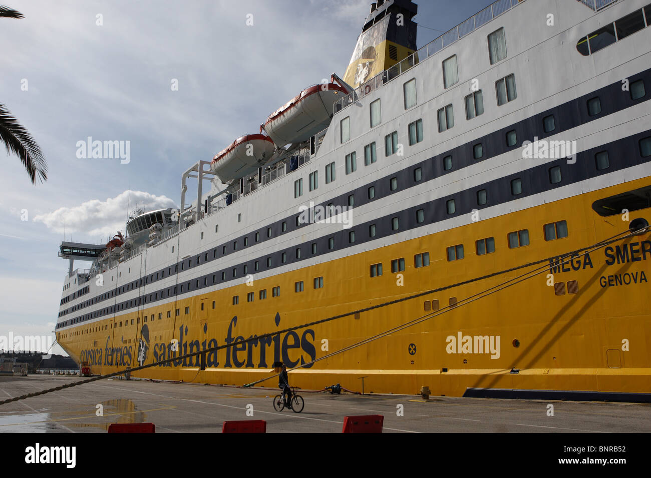 Traghetto nel porto di Tolone, Francia, Foto Stock