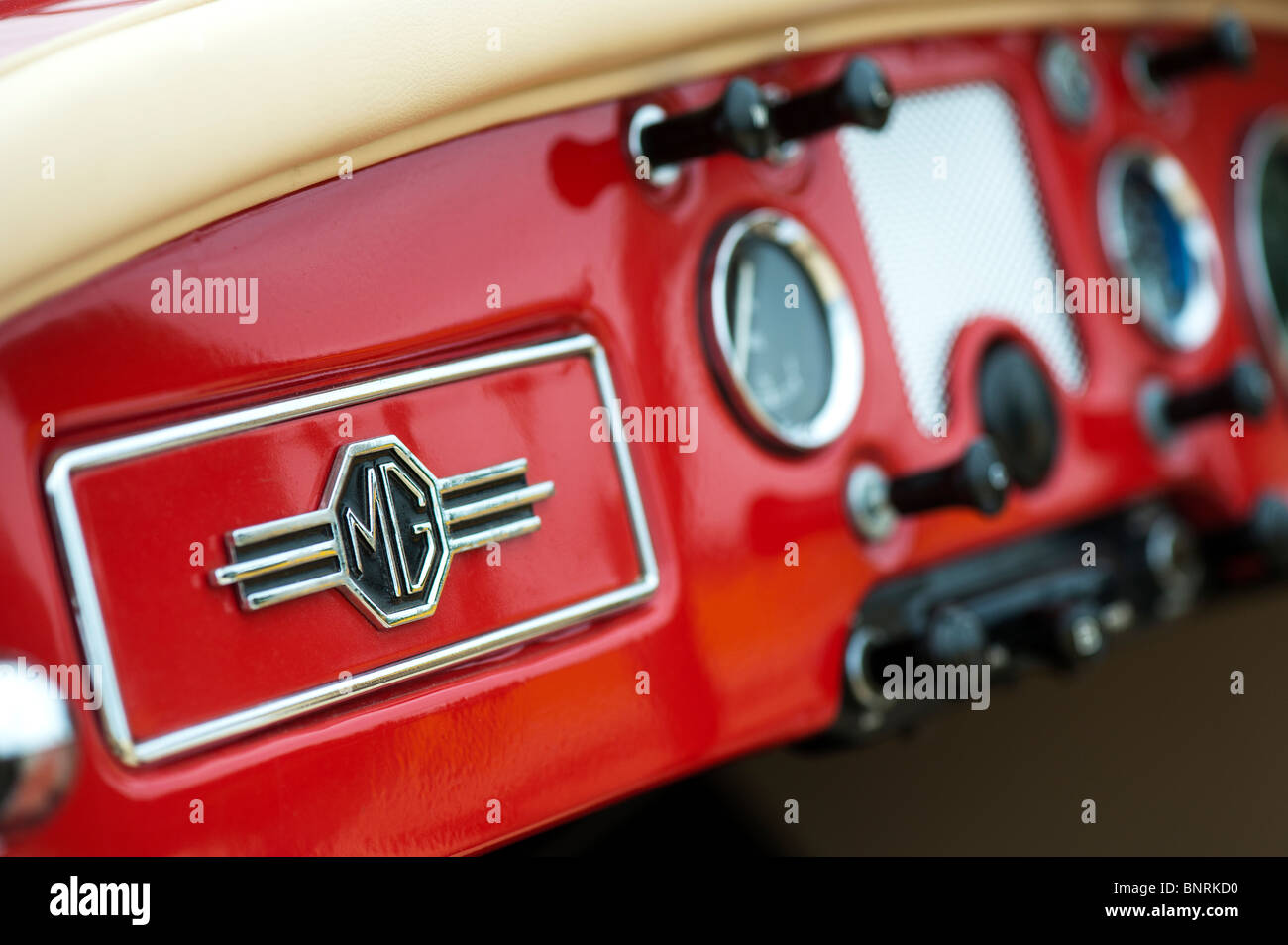MG MGA roadster 1600. Interno di un classico britannico vettura sportiva Foto Stock