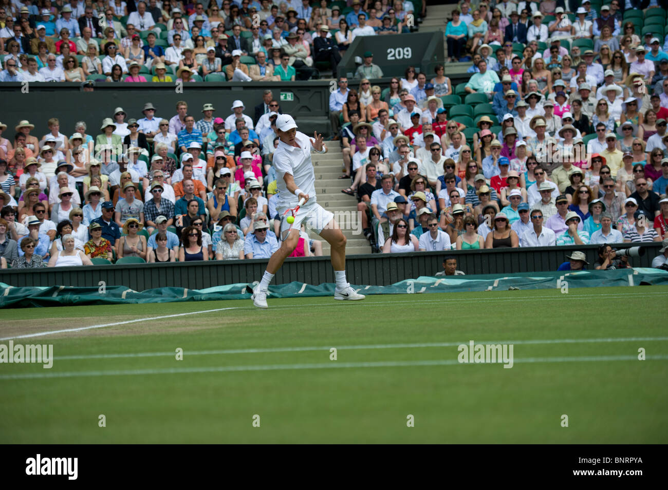 30 giugno 2010: Roger Federer perdendo di Tomas BERDYCH. Wimbledon torneo internazionale di tennis presso il All England Lawn Te Foto Stock