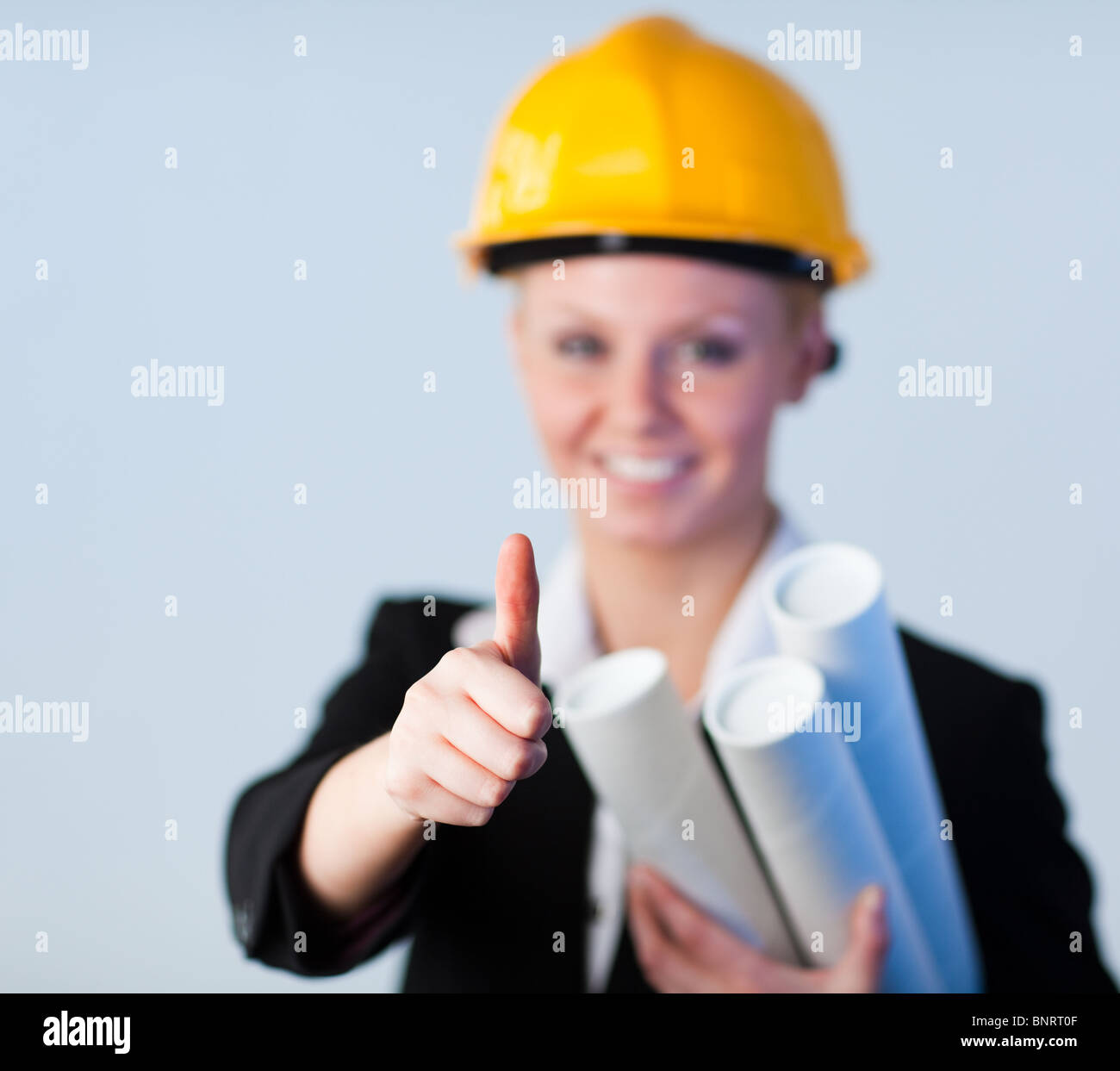 Fiducioso forewoman con focus sull'oggetto Foto Stock