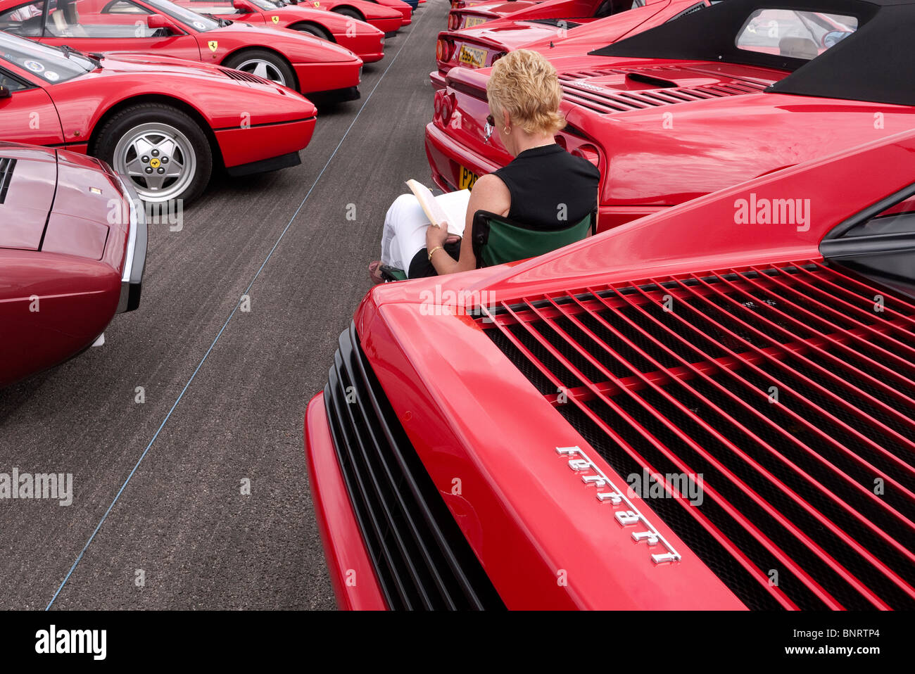 Silverstone Classic. Ferrari Club parcheggio Foto Stock