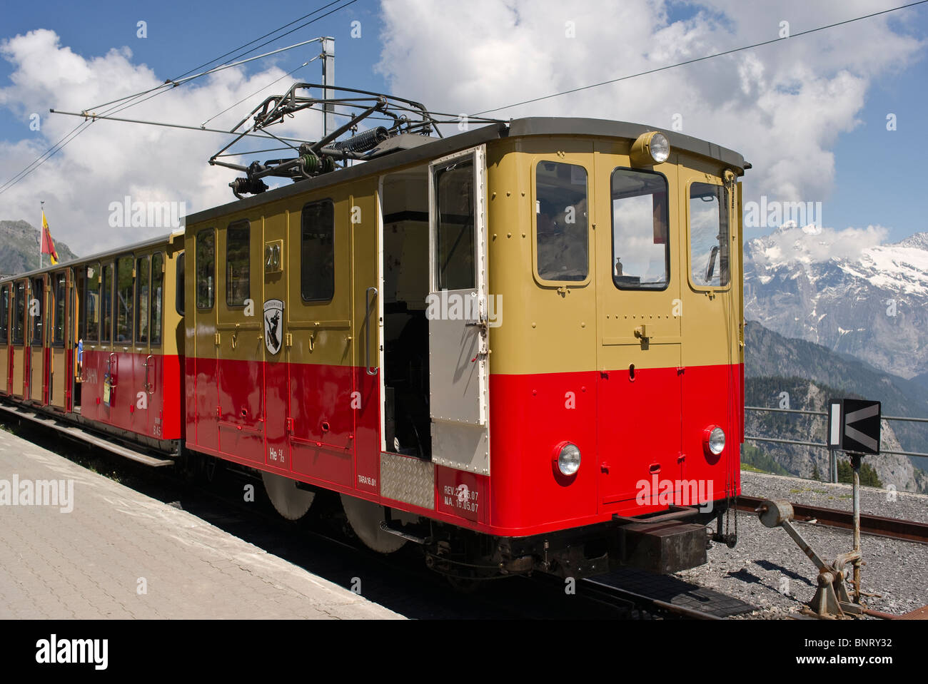 Convoglio ferroviario nella stazione di 'Schynige Platte" Svizzera Foto Stock