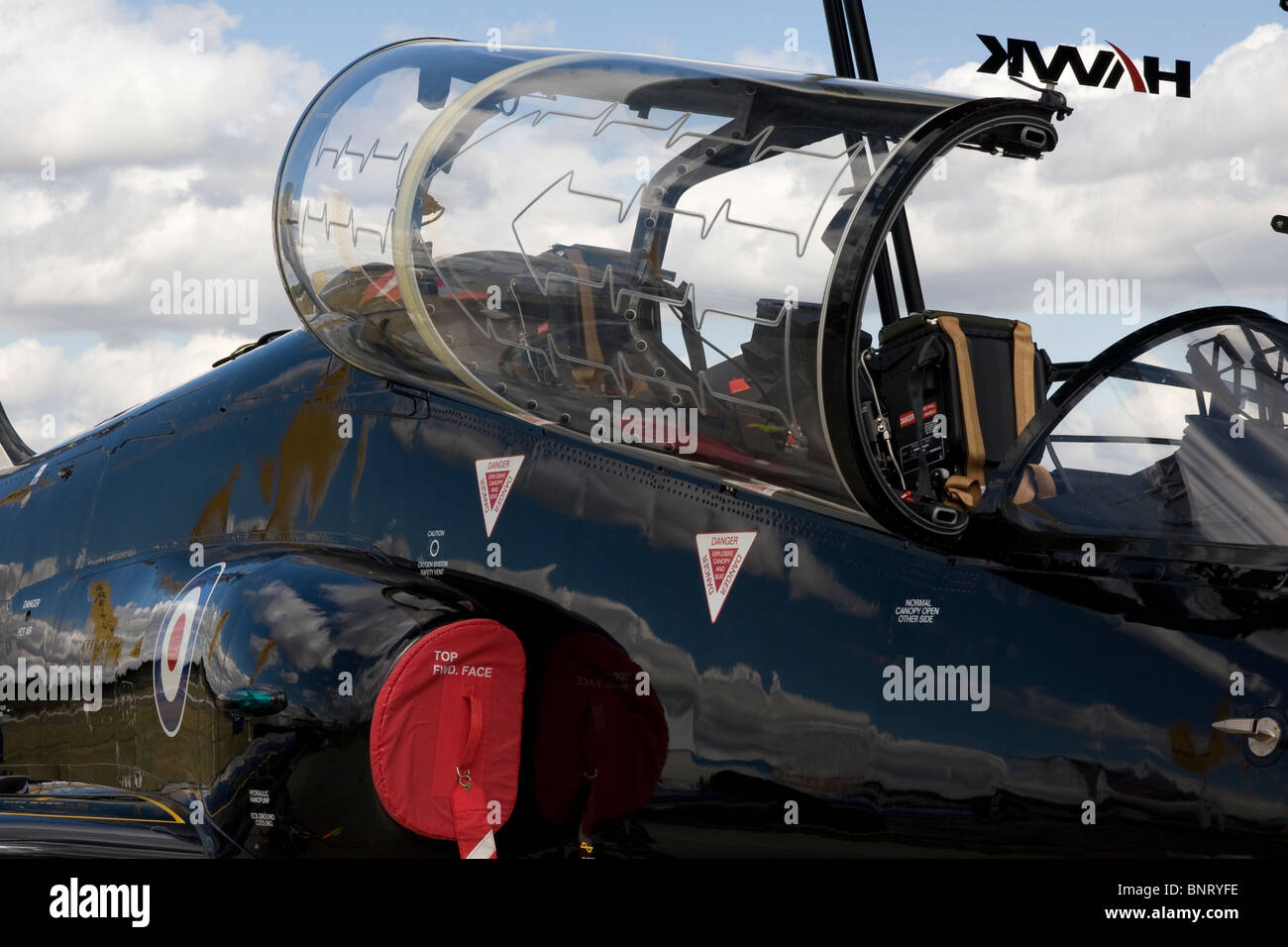 Il Cockpit di BAE Systems Hawk Jet Trainer a Farnborough International Air Show 2010 Gran Bretagna Foto Stock