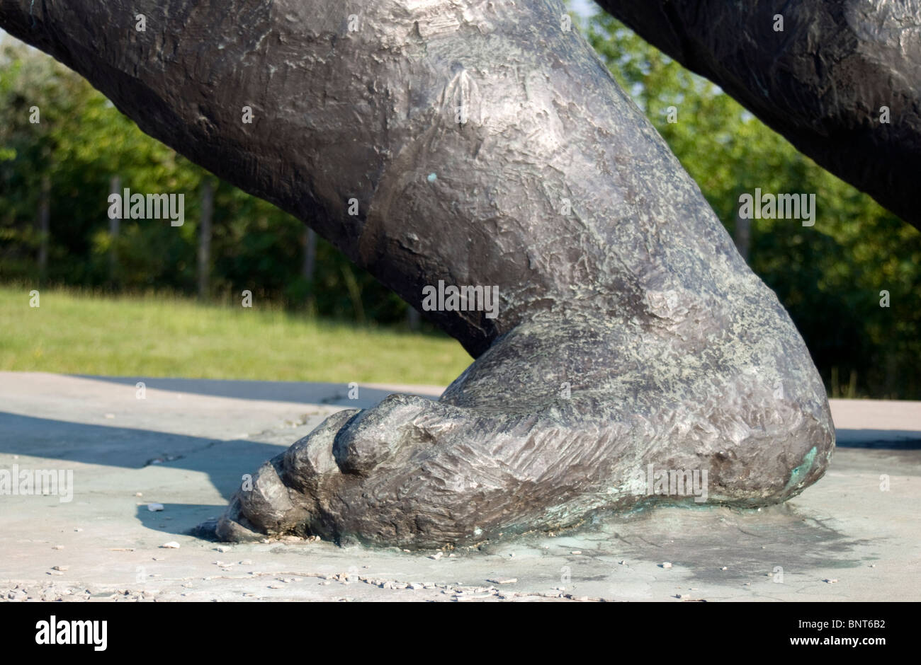 Dettaglio del piede della Repubblica dei Consigli Monumento alla statua (Memento) Park (Szoborpark) a Budapest, Ungheria Foto Stock
