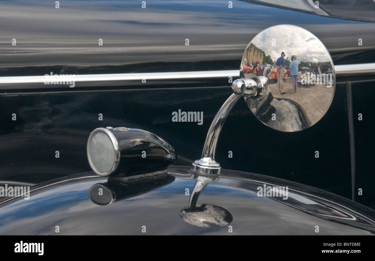 Luce laterale e specchietto laterale su un Riley RMA motor car. Foto Stock