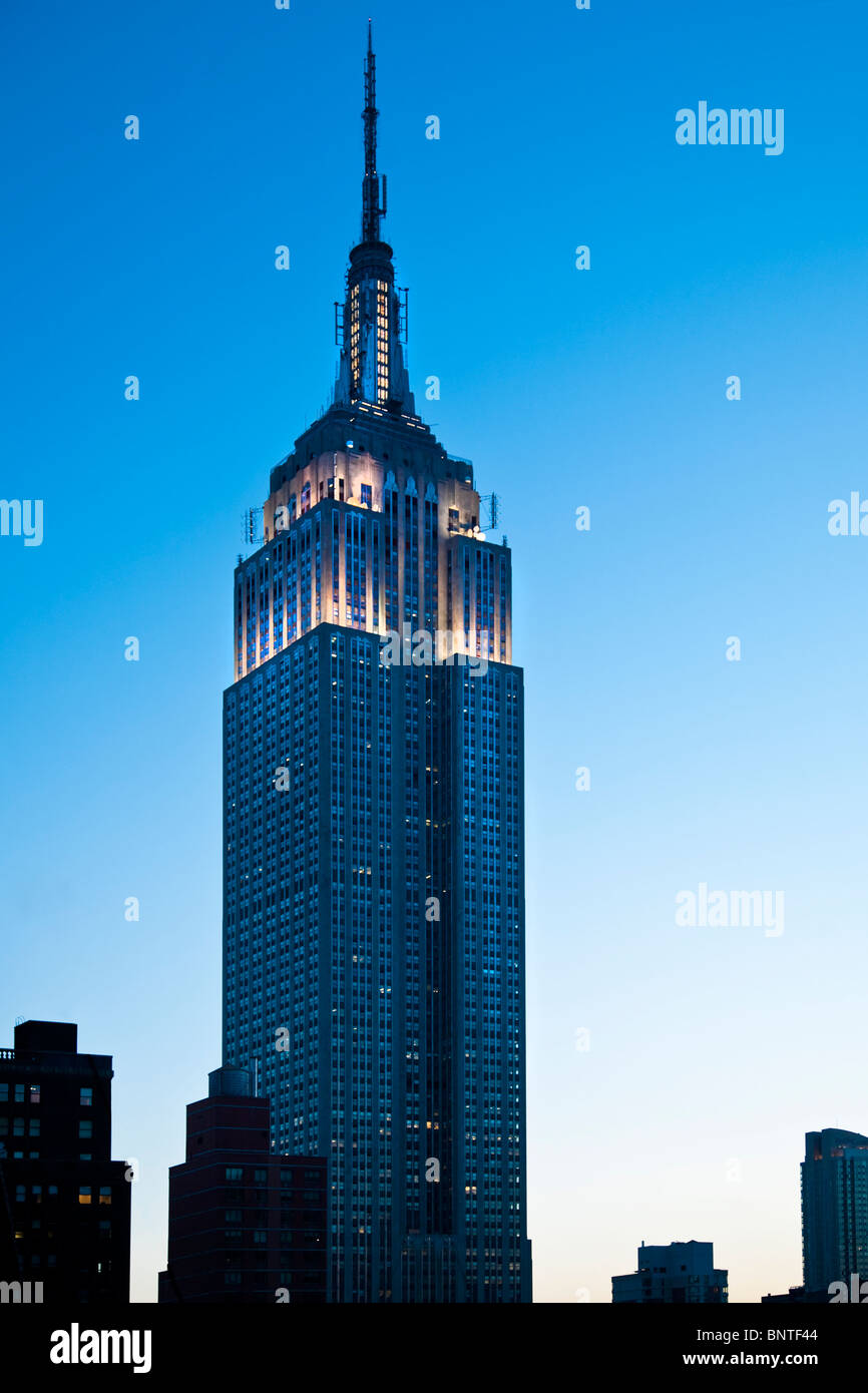 Empire State Building nella luce della sera, "New York" City New York STATI UNITI D'AMERICA America Foto Stock