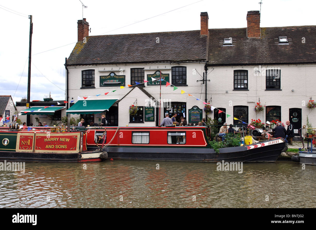 Il Capo di Buona Speranza pub accanto al Grand Union Canal, Warwick, Regno Unito Foto Stock