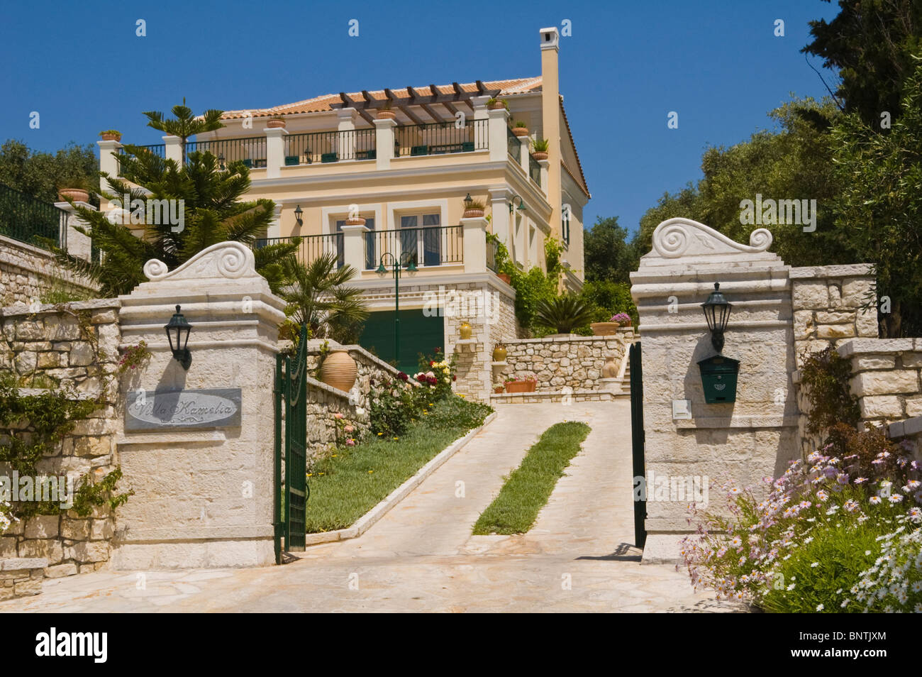 Luxury Holiday villa a Kassiopi sul greco dell'isola Mediterranea di Corfu Grecia GR Foto Stock