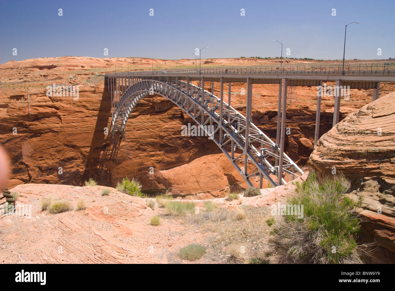 Ponte sul fiume Colorado diga nella pagina Foto Stock