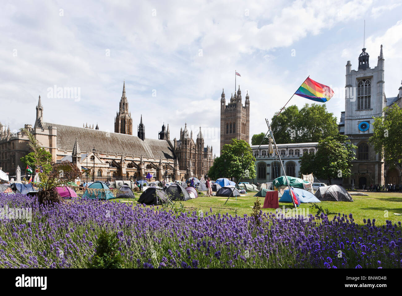 La piazza del Parlamento Accampamento della pace guerra manifestanti London Westminster Foto Stock