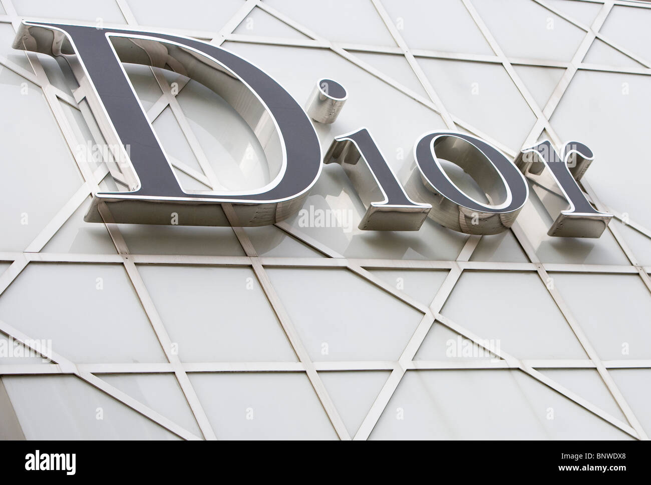 Un Christian Dior retail store. Foto Stock