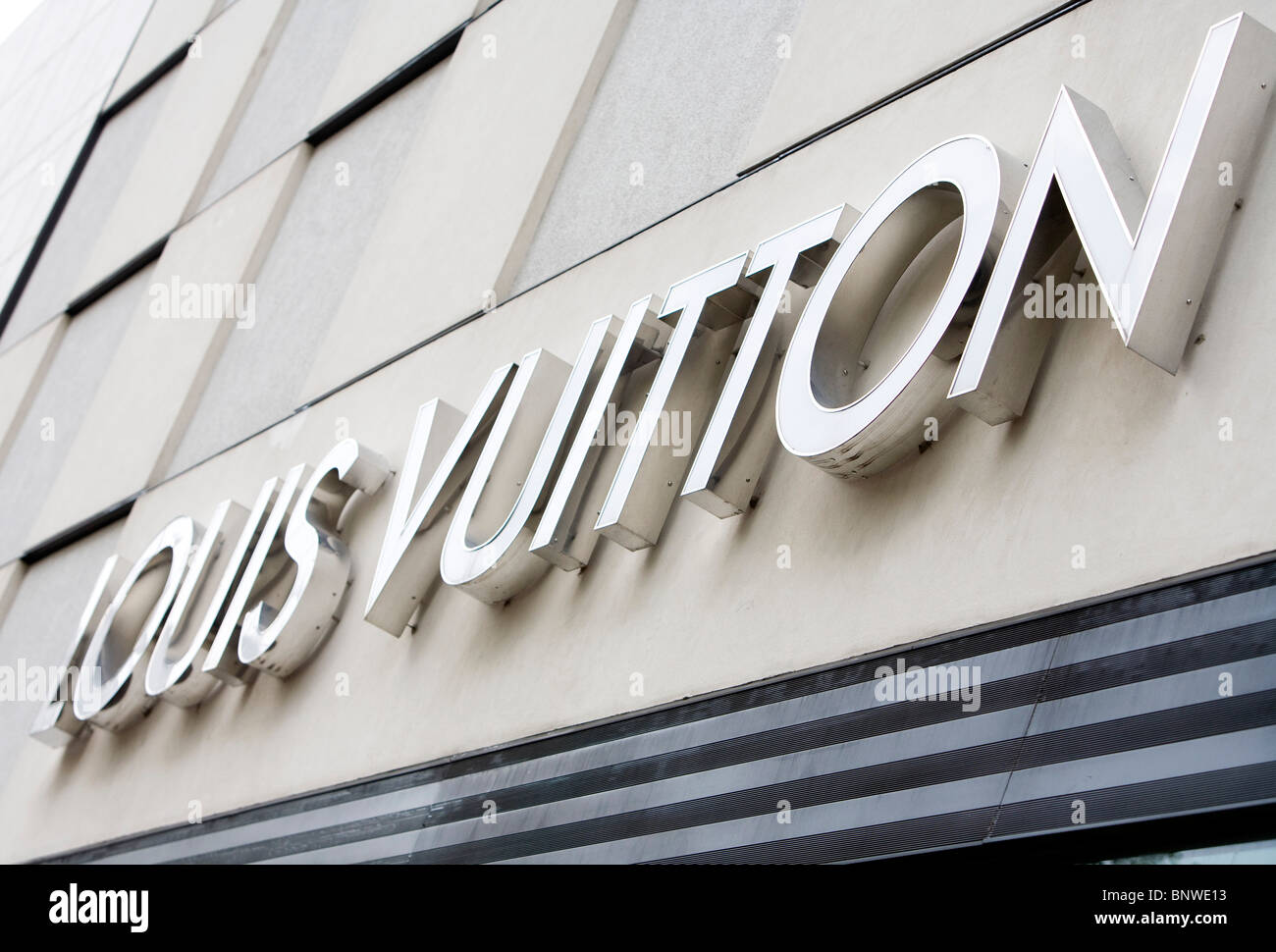 Un Louis Vuitton store. Foto Stock