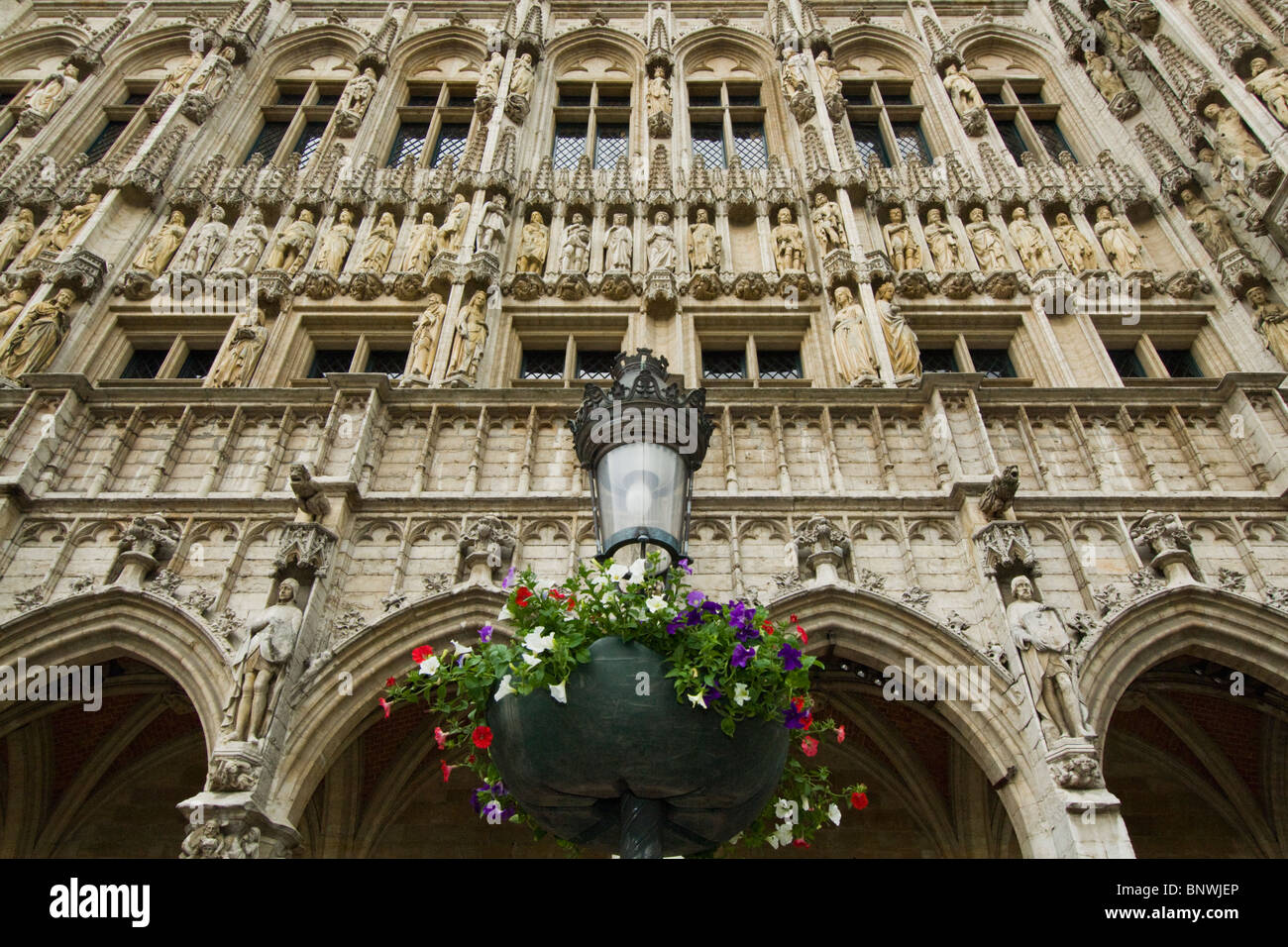 Il Belgio, Bruxelles Town Hall, archi e la facciata, Grand Place, Grote Markt Foto Stock