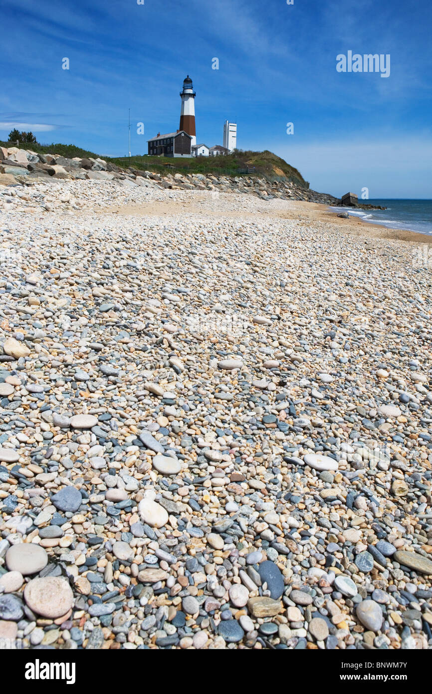 Spiaggia con faro in background Foto Stock