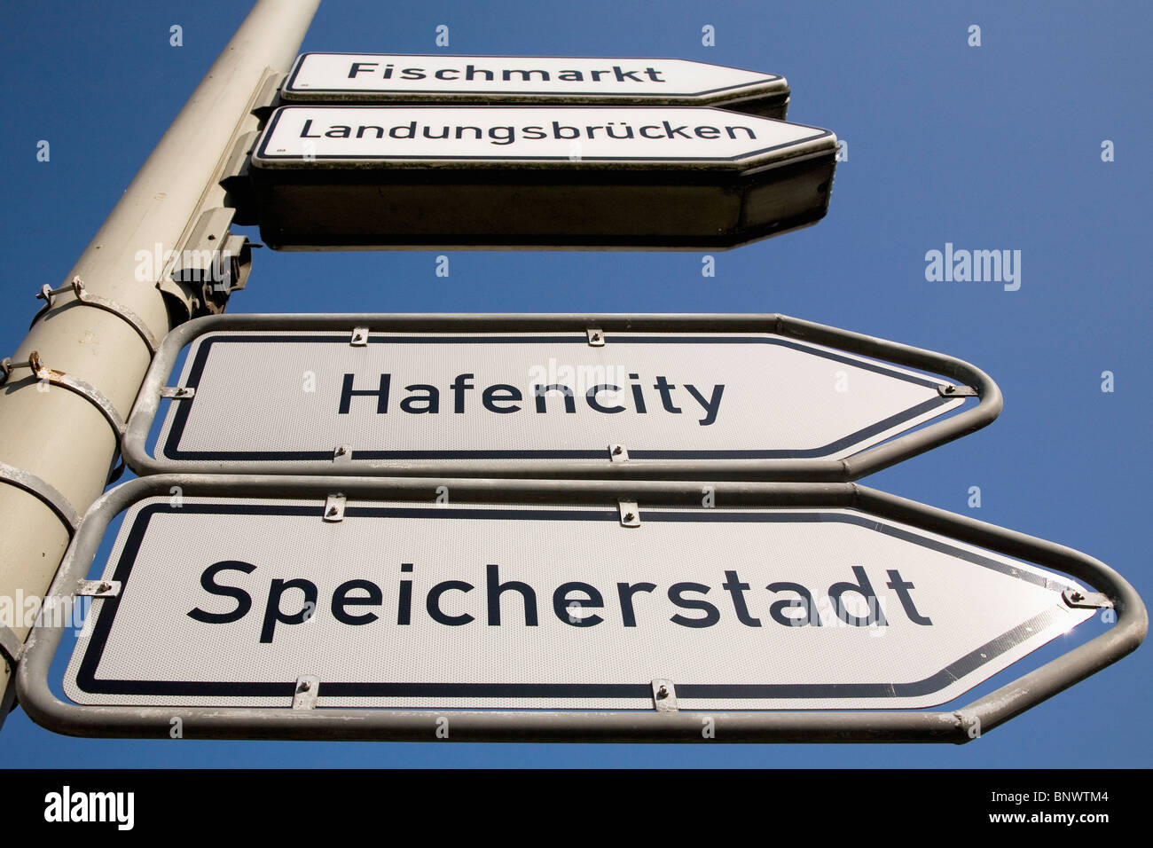 Segni il punto di attrazioni (il mercato del pesce, pontili, HafenCity e Speicherstadt) nel centro di Amburgo, Germania. Foto Stock