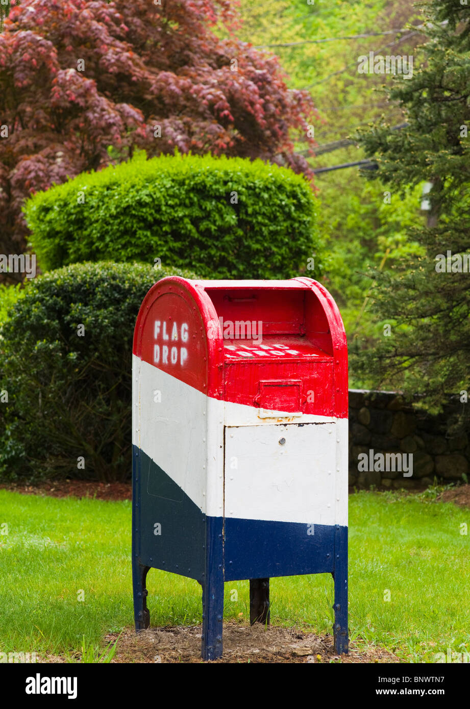 Rosso Bianco e blu mailbox Foto Stock