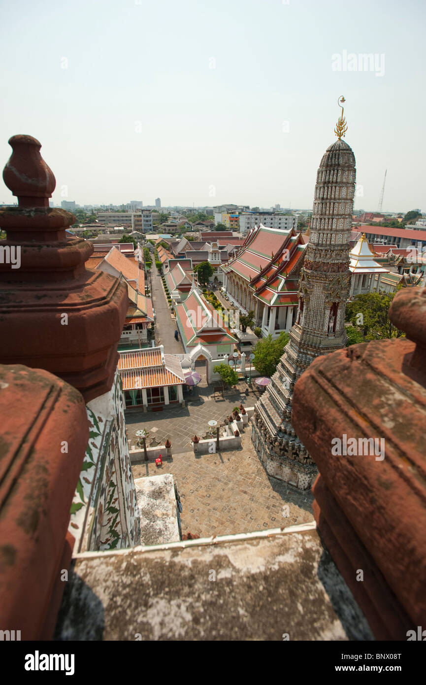 Vista dal tempio dell'alba di Wat Arun, Bangkok, Thailandia, Asia Foto Stock