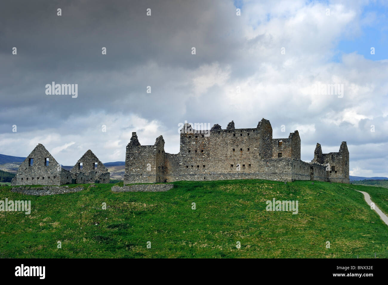 Rovine di Ruthven caserma, costruito nel 1719 dopo il 1715 Giacobita rising, vicino a Kingussie nelle Highlands, Speyside, Scotland, Regno Unito Foto Stock