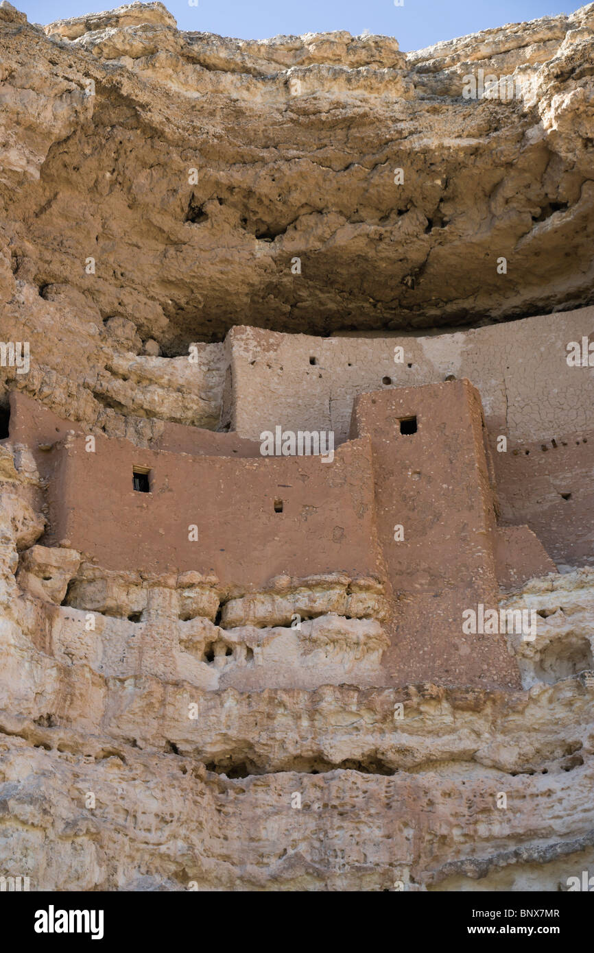 Verde Valley, Arizona, Stati Uniti d'America - Castello di Montezuma Parco nazionale storico indiani Sinagua cliff abitazione Foto Stock