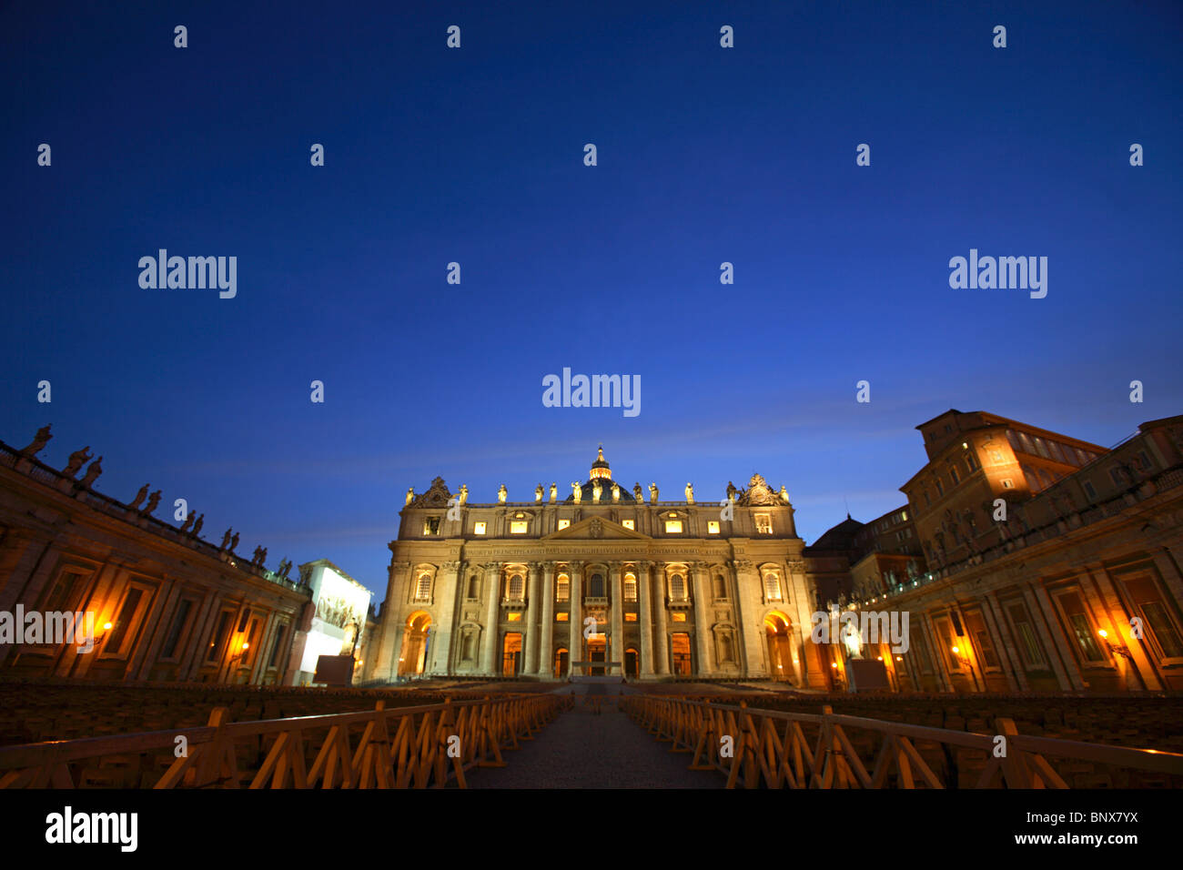 Maderno la facciata della Basilica di San Pietro, Roma, Italia Foto Stock