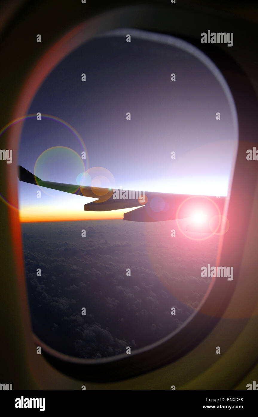 In Volo la vista del tramonto da Singapore Airlines A330-300 Foto Stock