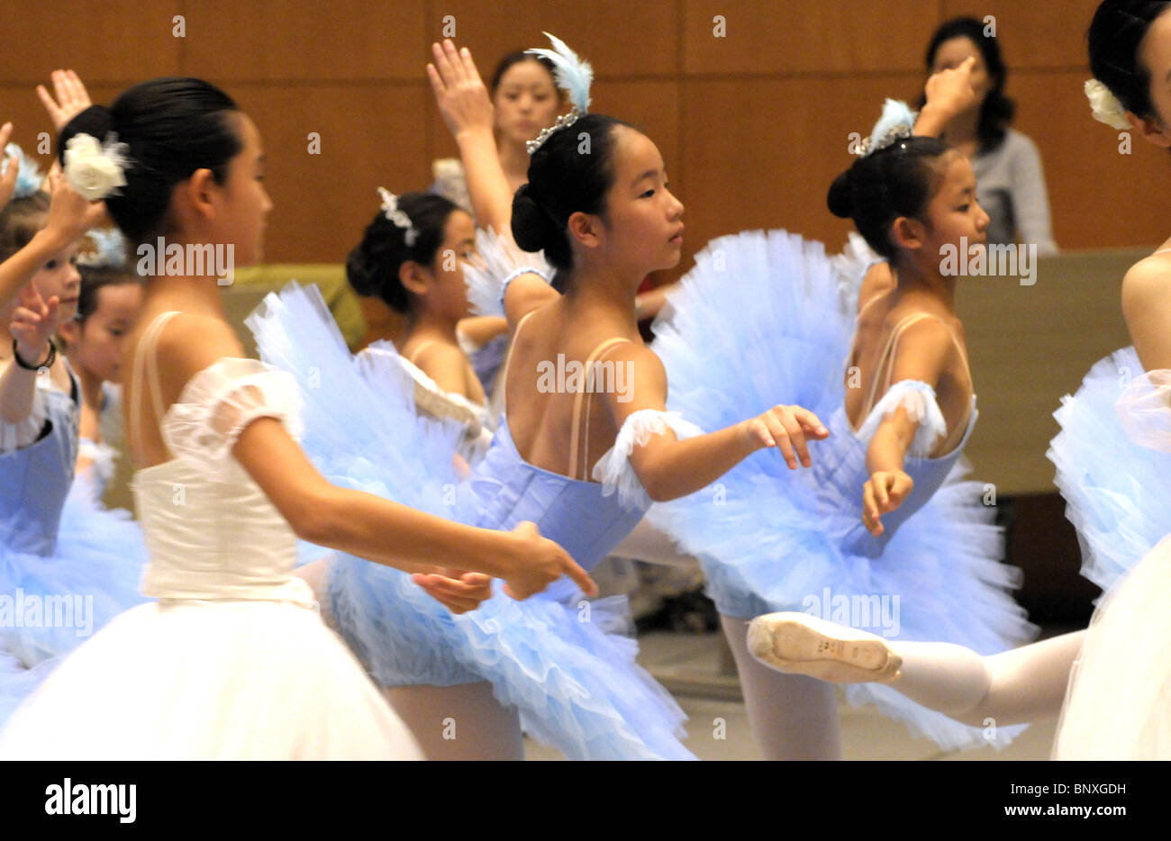 Mitsuko I.n.a.o. Scuola di Danza prove in Biwako Hall di Otsu Giappone Foto Stock
