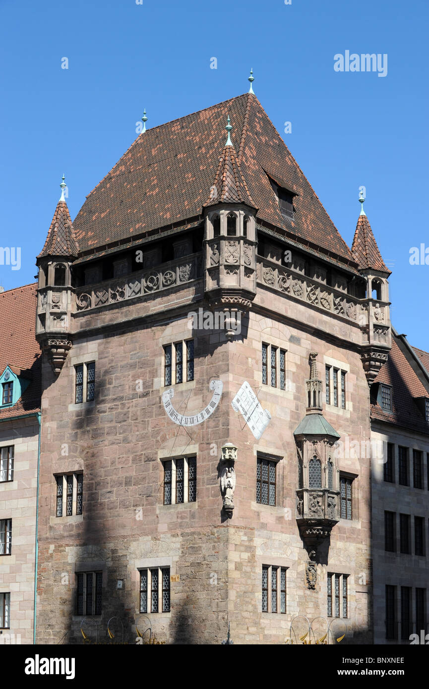 Il Nassau casa medievale torre residenziale a Norimberga in Germania Nurnberg Deutschland Europa Foto Stock