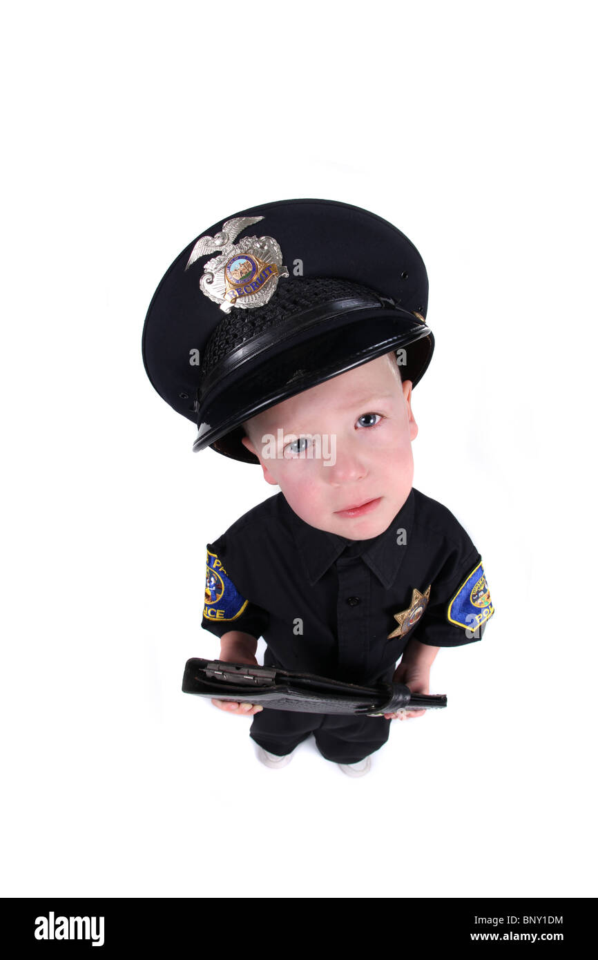 Little Boy vestito come un funzionario di polizia Vista fisheye Foto Stock