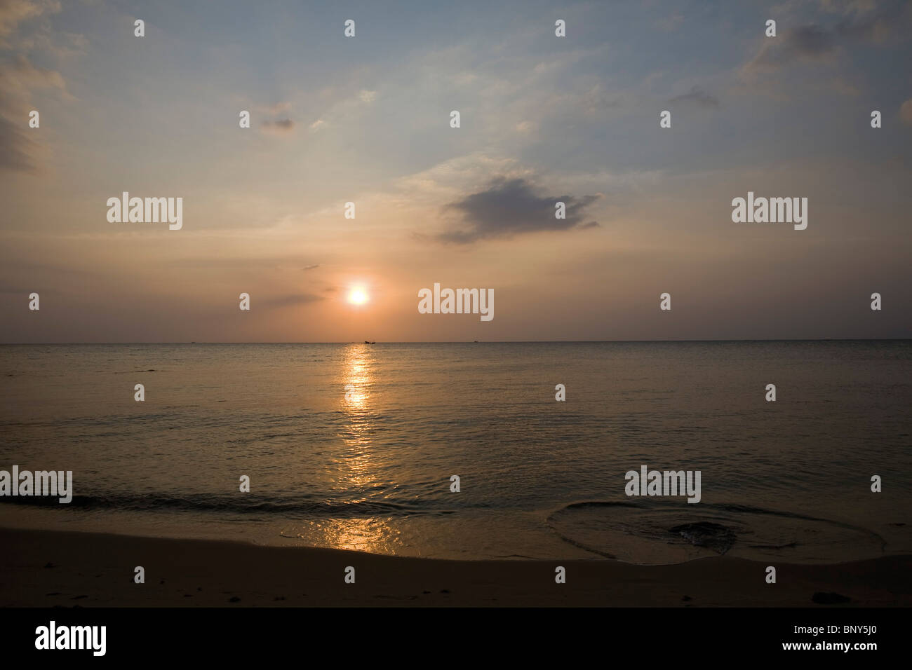 Le ONGS Lan spiaggia al tramonto, Kien Giang Provincia, Delta del Mekong Regione, Vietnam Foto Stock