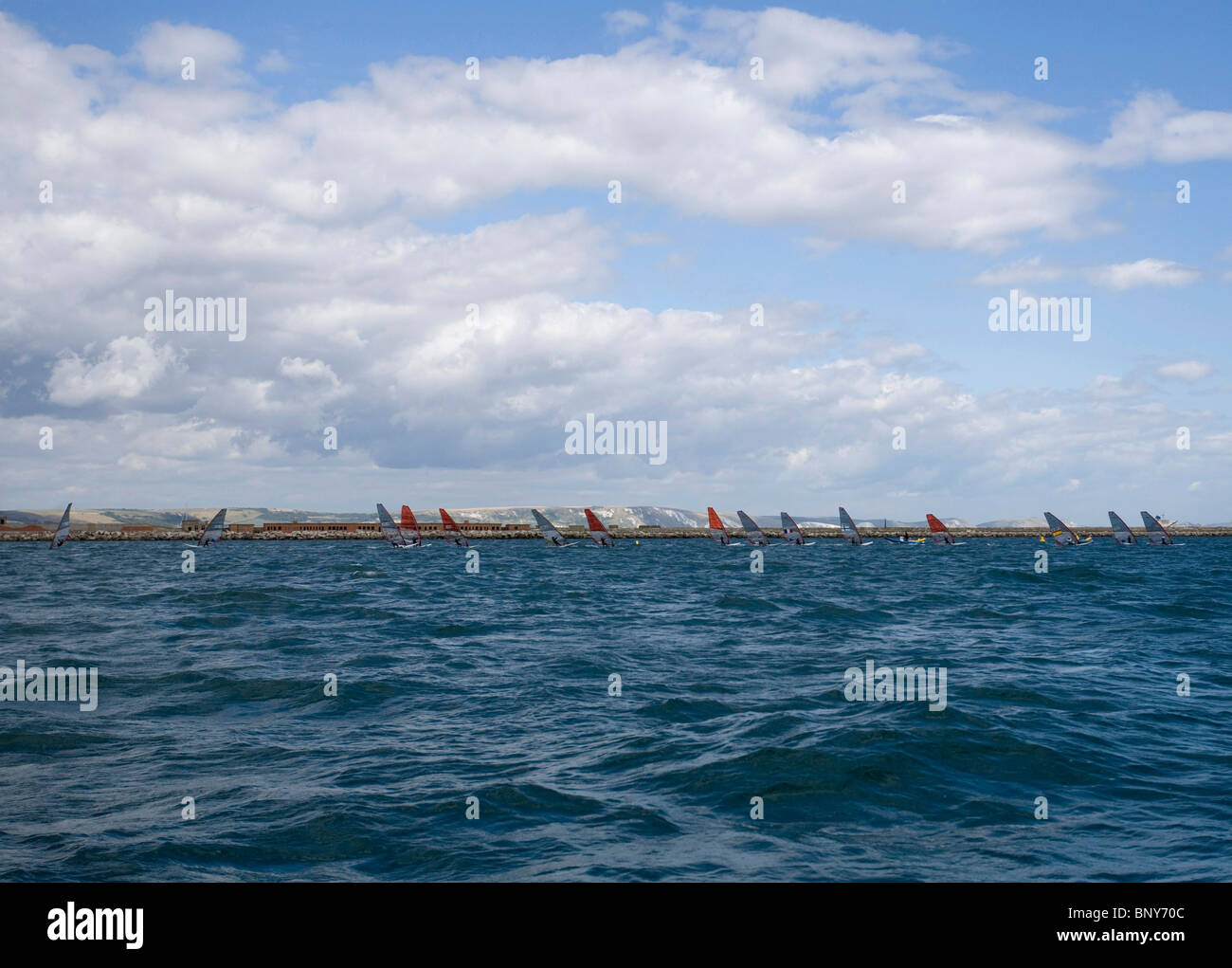 Wind Surf a Weymouth Dorset, 2012 Olympic Sport d'acqua Venue Foto Stock