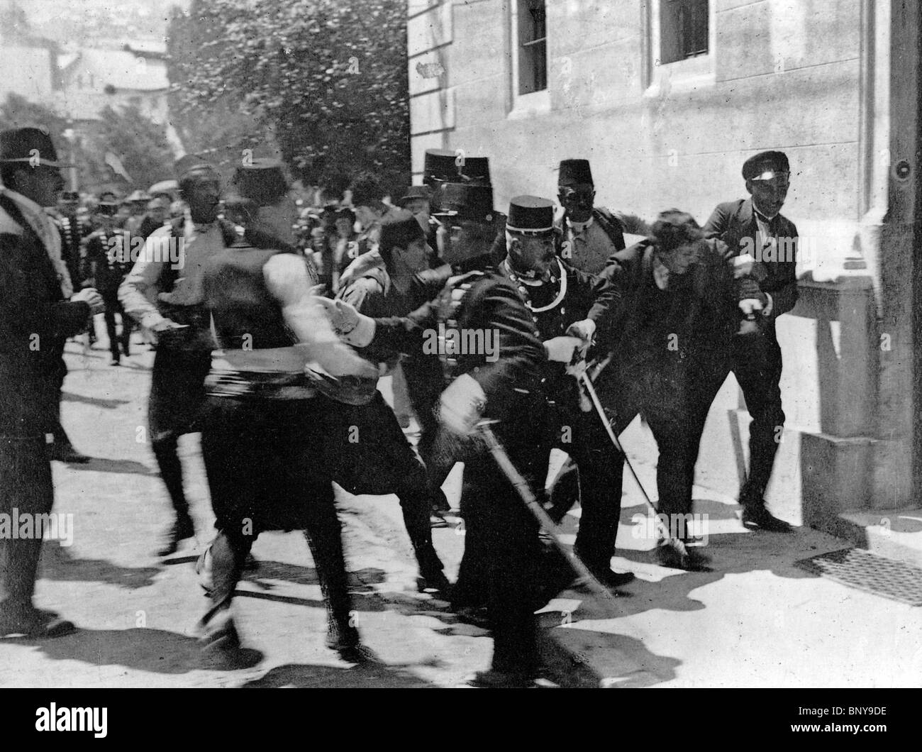 GAVRILO PRINCIP arrestati dopo assassinare arciduca Francesco Ferdinando a Sarajevo, Bosnia, 28 giugno 1914 Foto Stock