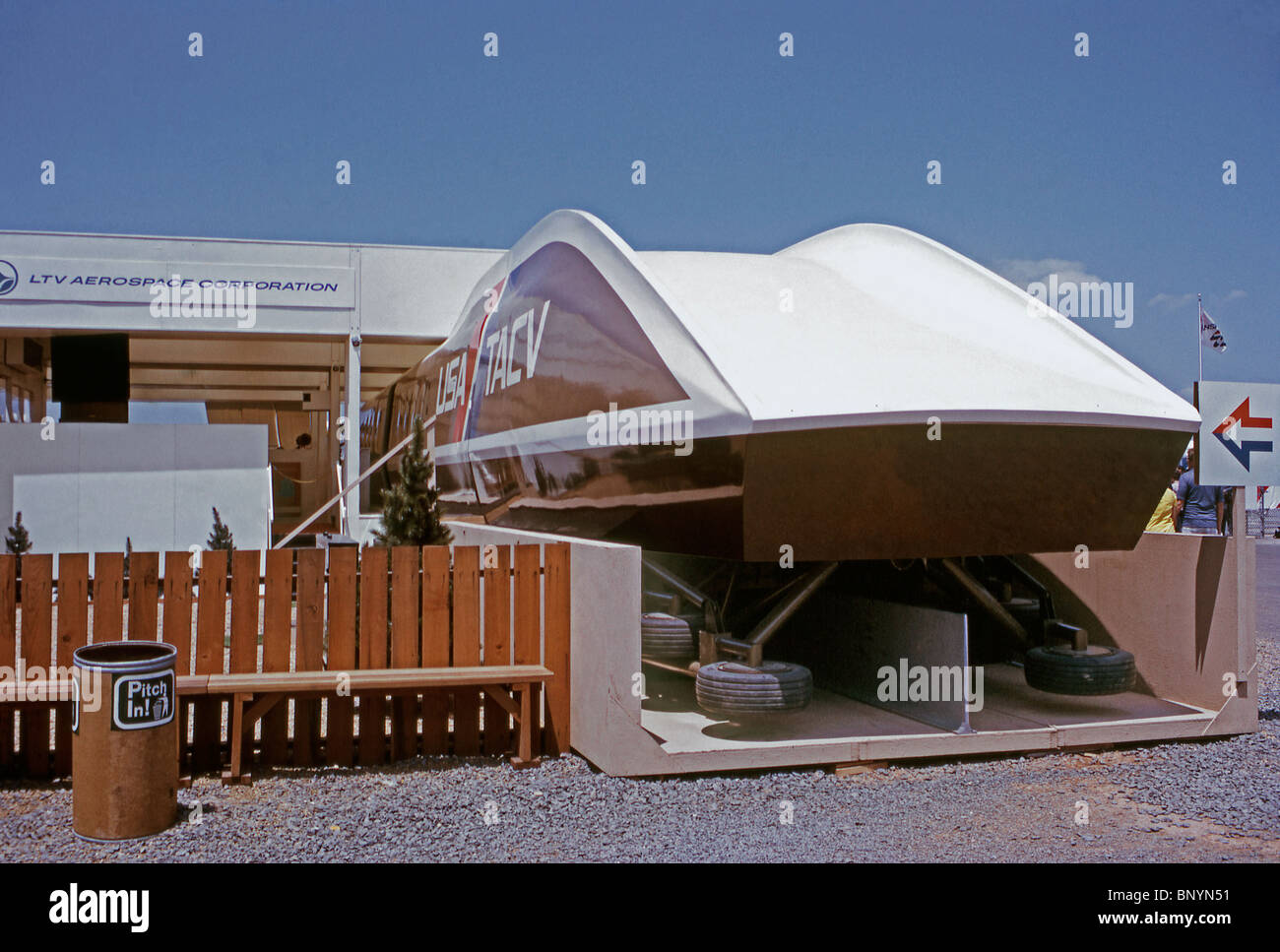 Hovertrain sperimentale (TACV o cingolati cuscino di aria veicolo) esposto alla Transpo 72, Washington DC, USA, 1972 Foto Stock