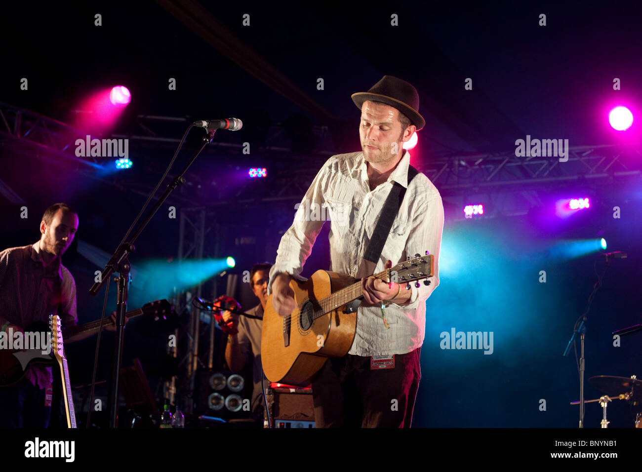 David Ford giocando al Latitude festival 2010,Henham Park, Suffolk, Inghilterra. Foto Stock