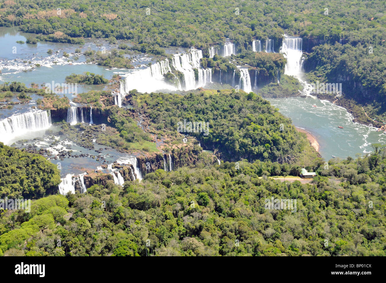 Vista aerea di Iguassu Falls, di Foz do Iguaçu, Parana, confine tra Brasile e Argentina Foto Stock
