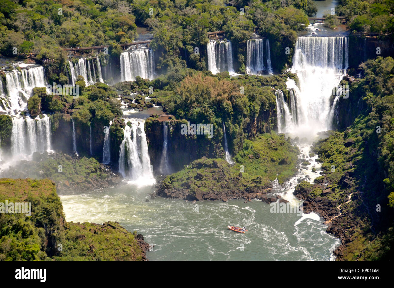 Cascate di Iguassù confine tra Argentina e Brasile America del Sud Foto Stock