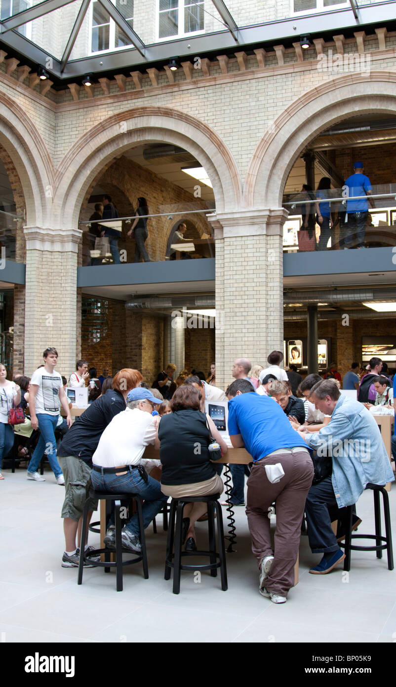 Cortile Centrale - Apple Store Covent Garden - Londra Foto Stock