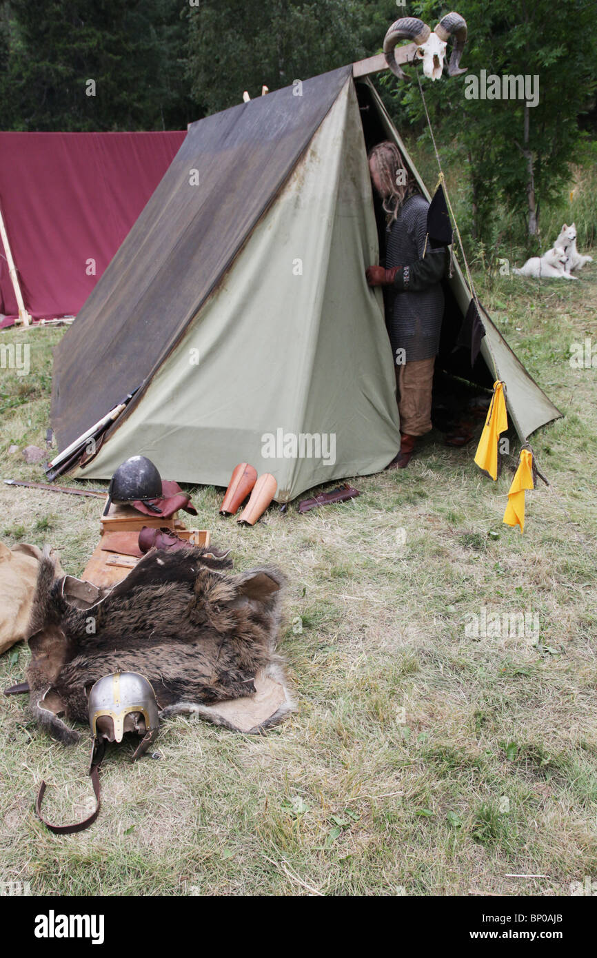 Tenda dettaglio in Finlandia il più grande mercato di Viking Festival e rievocazioni camp a Kvarnbo sull arcipelago land Foto Stock