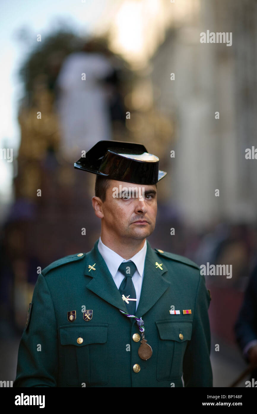 Una guardia in una processione di Siviglia, Spagna Foto Stock